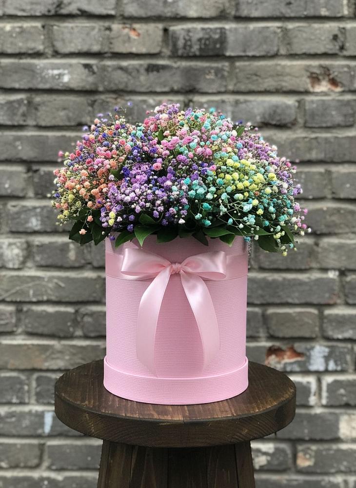 Цветочная композиция из Гипсофила и Розы в шляпной коробке в Апастово