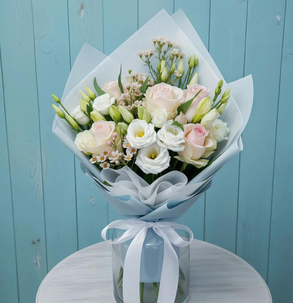 Букет цветов из: Розы и Лизиантусы в Апастово