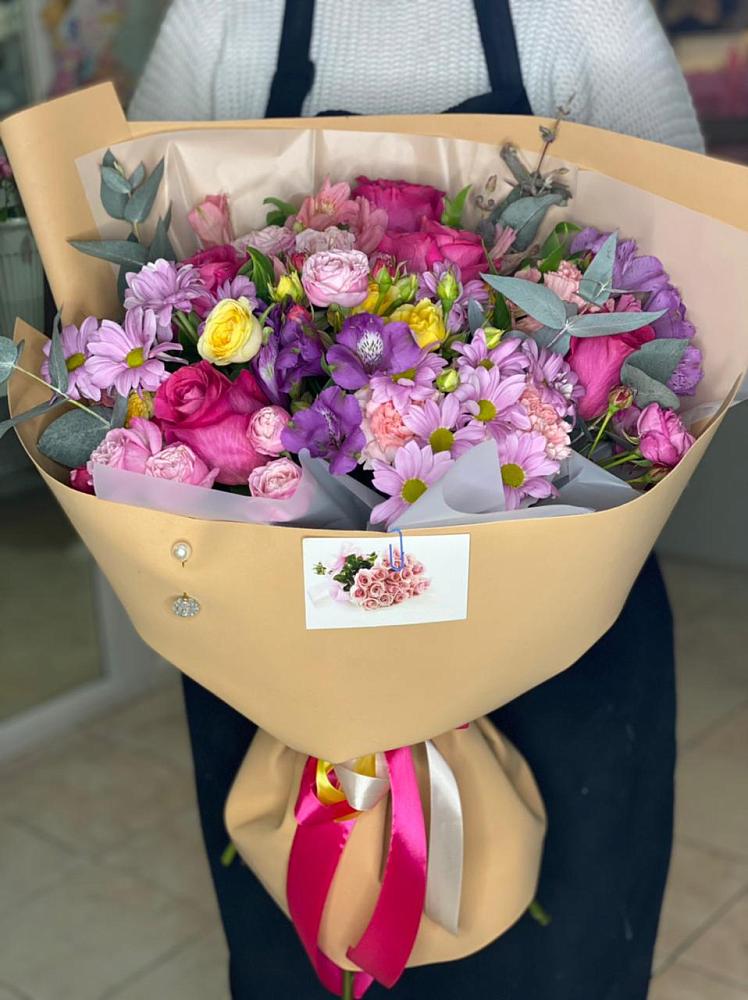 Букет цветов из: Хризантемы, Гвоздики и Альстромерии в Апастово