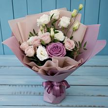 Букет цветов из:  Розы и Лизиантусы в Апастово