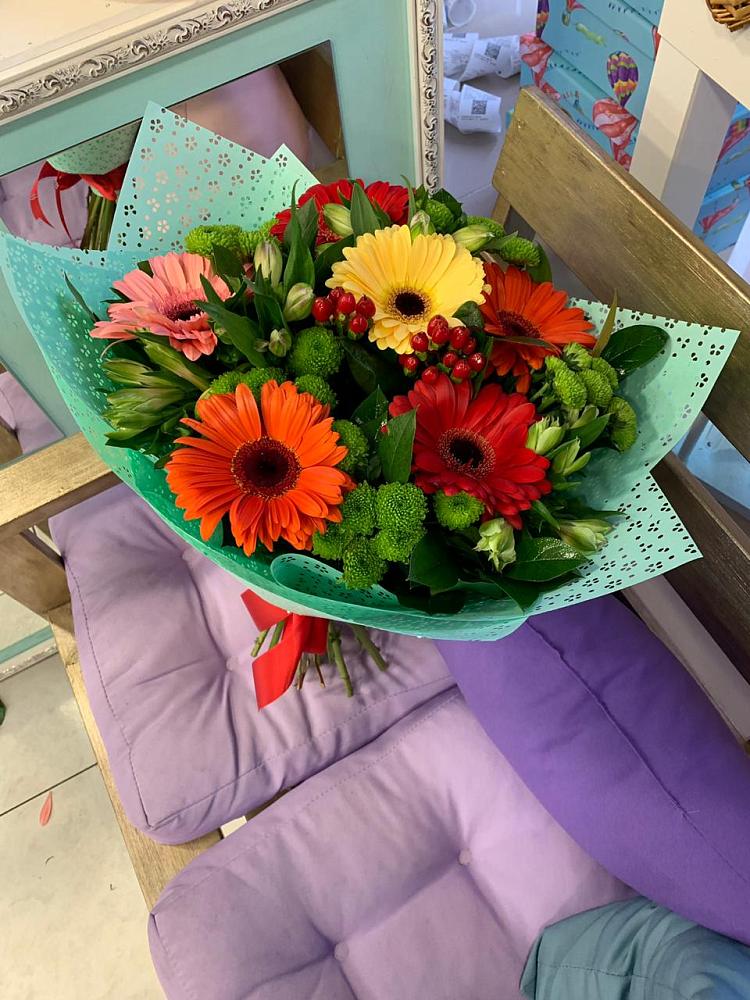 Букет цветов из: Герберы, Хризантемы и Альстромерии в Апастово