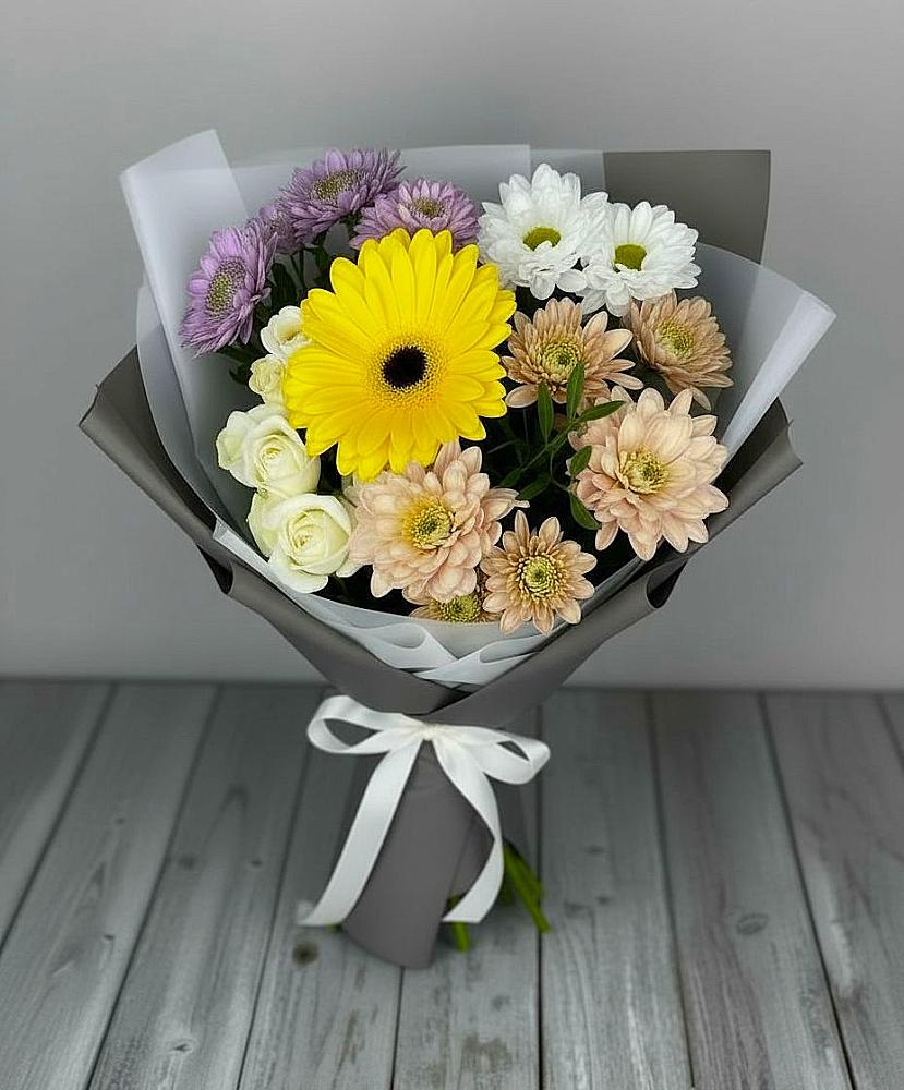 Букет цветов из: Розы, Герберы и Хризантемы в Апастово