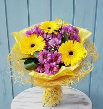 Букет цветов из:  Хризантемы и Герберы в Апастово
