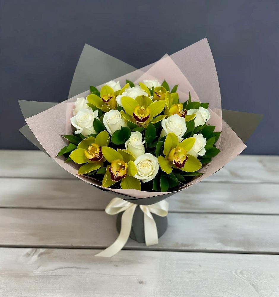 Букет цветов из: Орхидеи и Розы в Апастово