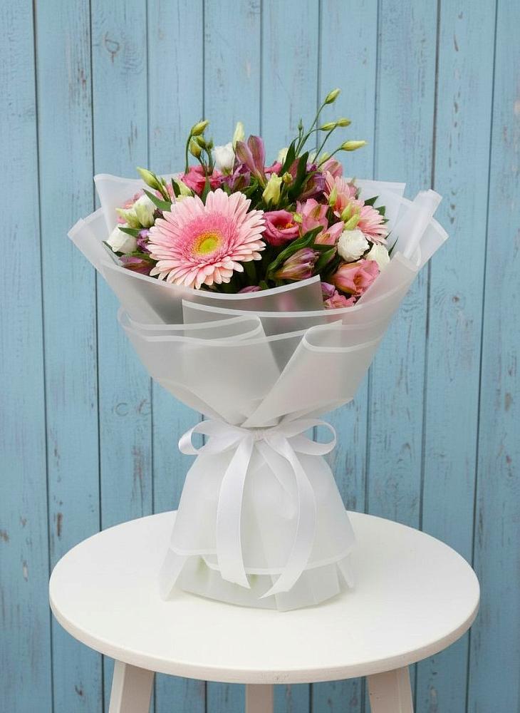 Букет цветов из: Герберы, Альстромерии и Лизиантусы в Апастово