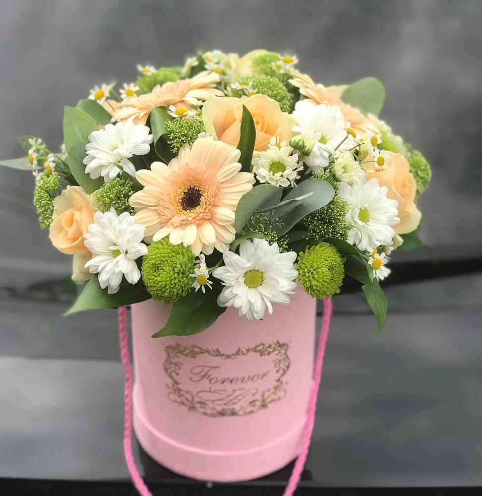 Цветочная композиция из Розы, Герберы и Хризантемы в шляпной коробке в Апастово