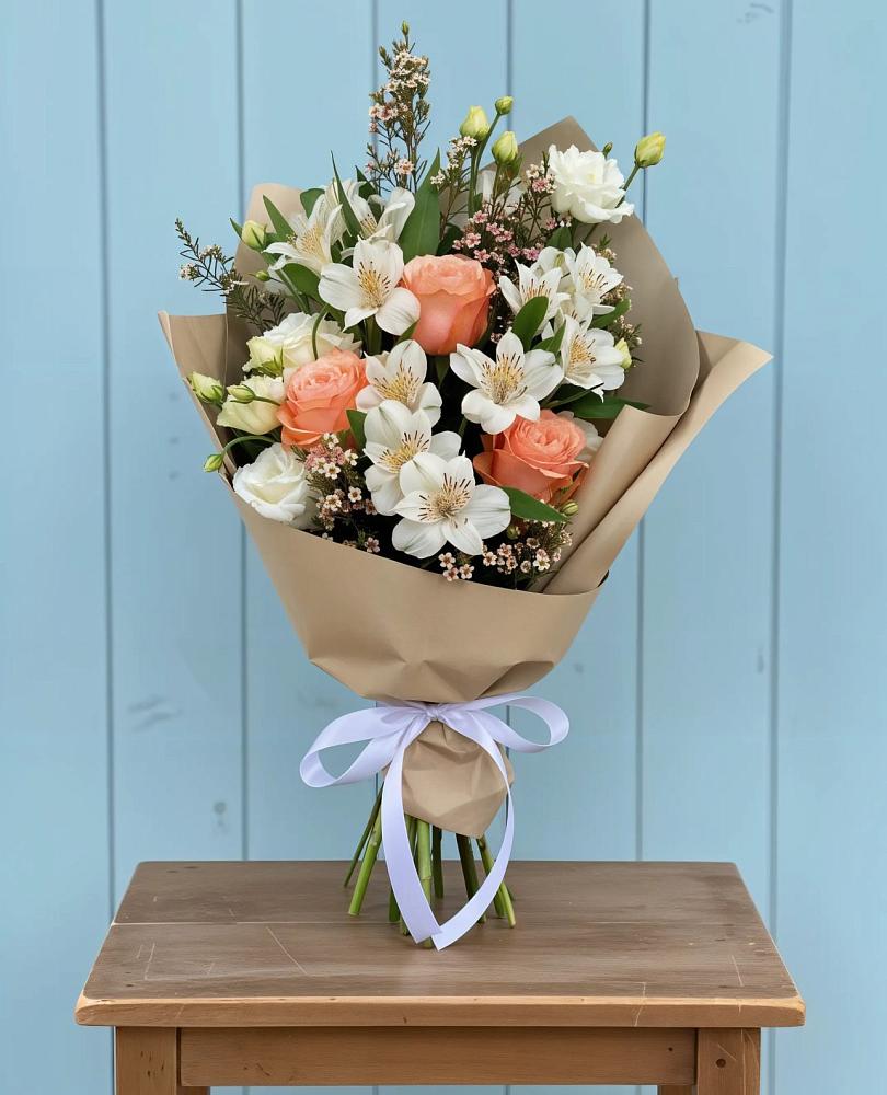 Букет цветов из: Альстромерии, Лизиантусы, Розы и Хризантемы в Апастово